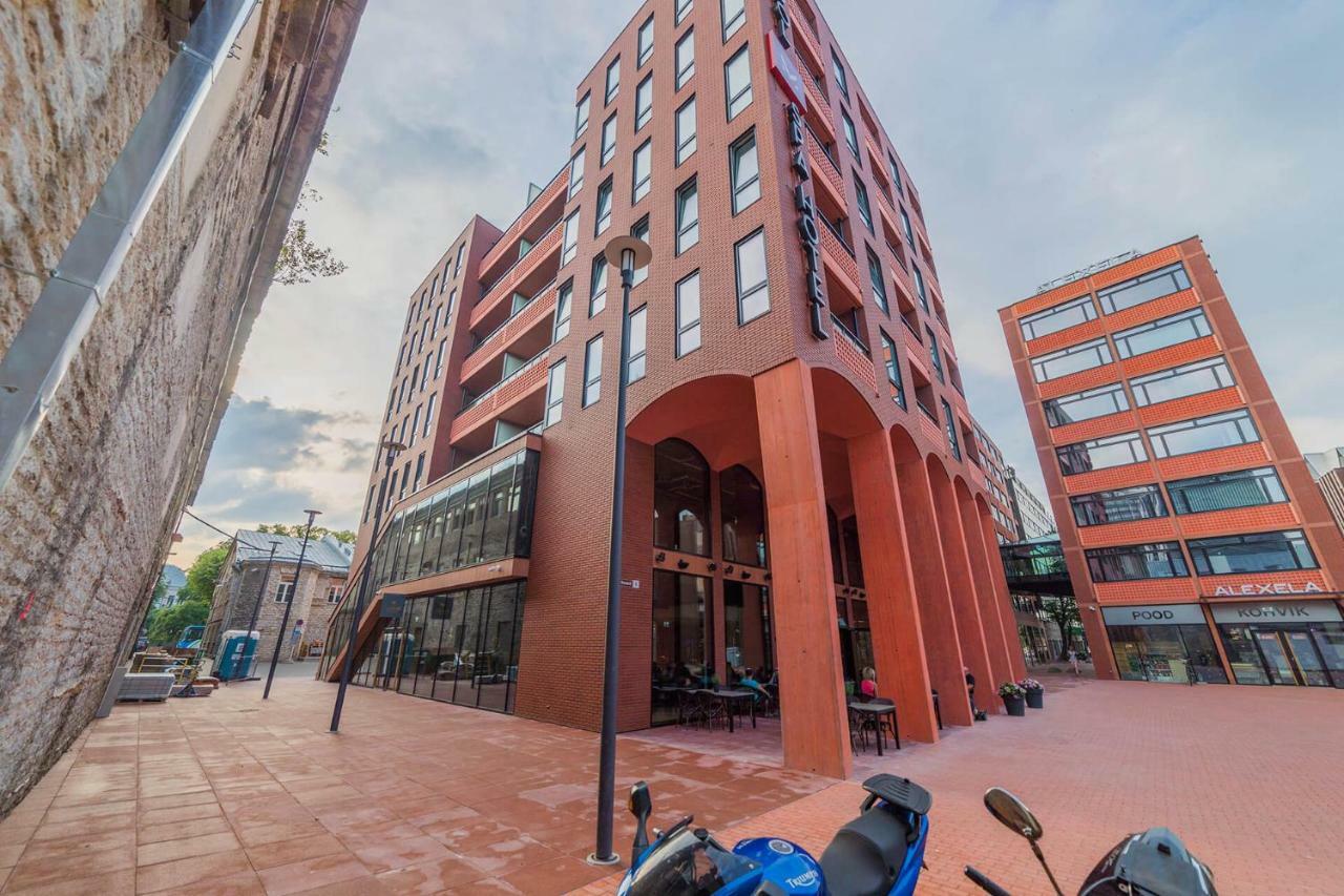Modern Luxury Apartment In City Centre Tallin Exterior foto